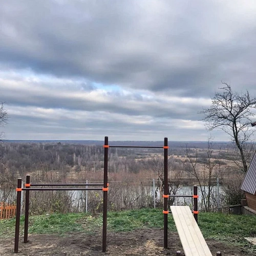 Скамья, турник и брусья для воркаута в Ленинградской области